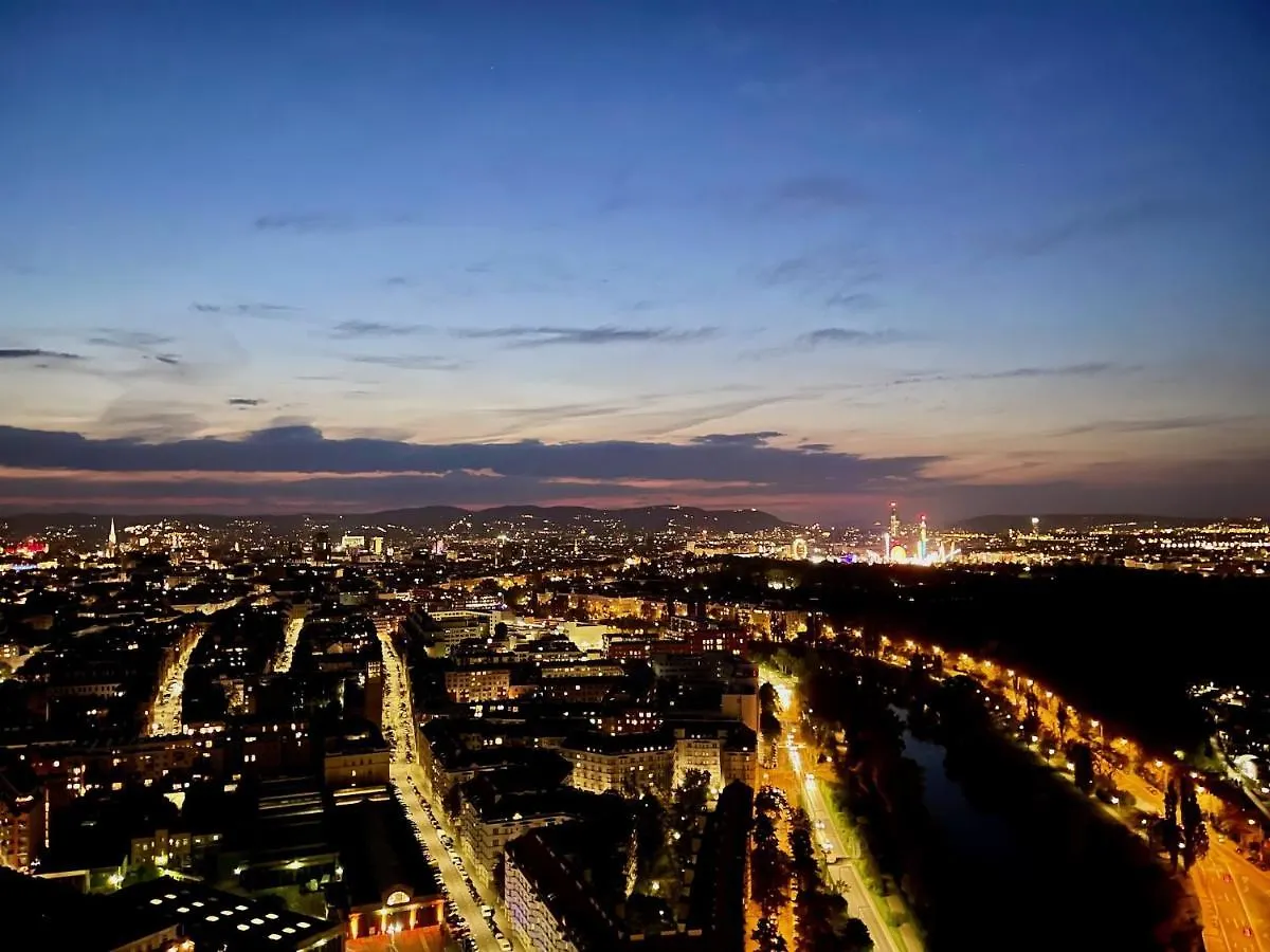 Triiiple Level 31 - Sonnenwohnen Apartment Mit Fantastischem Ausblick Und Parkplatz Vienna