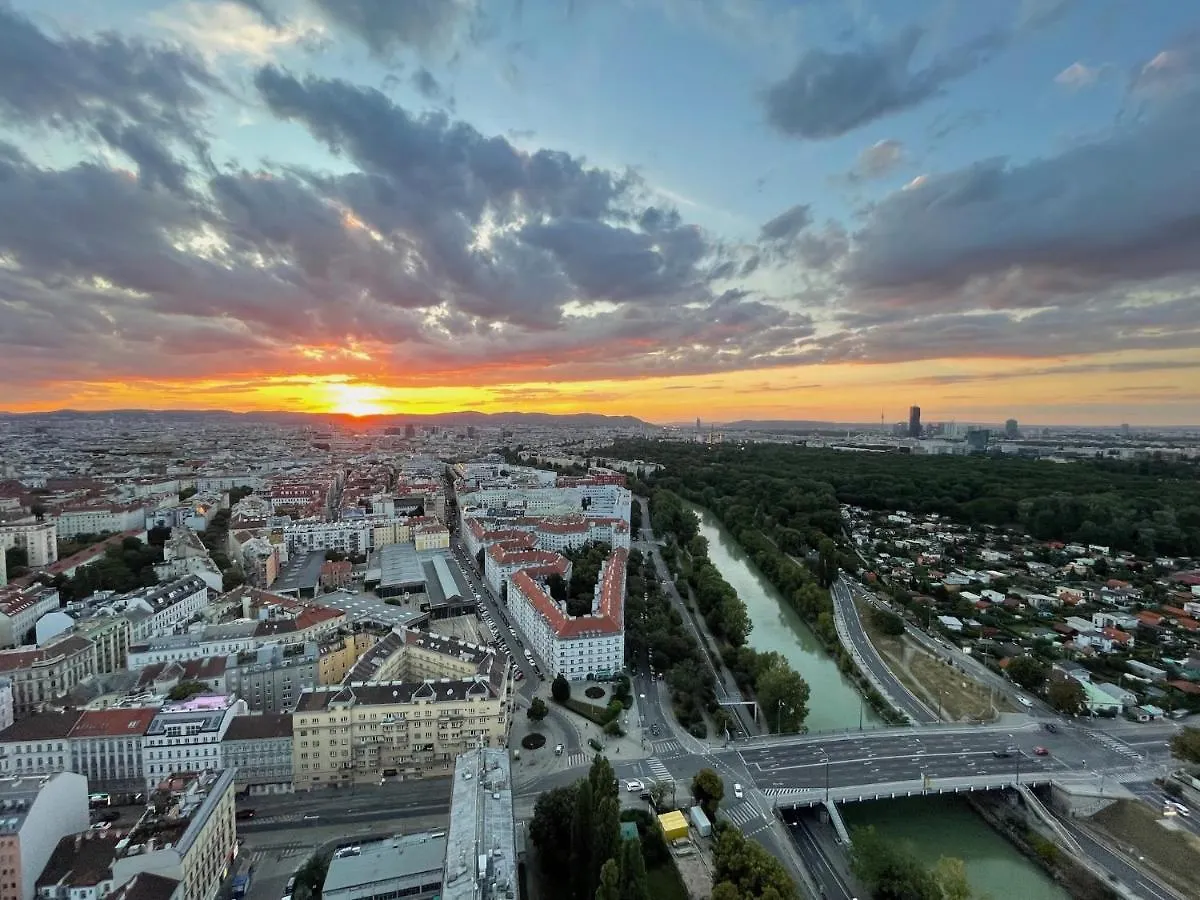 Triiiple Level 31 - Sonnenwohnen Apartment Mit Fantastischem Ausblick Und Parkplatz Vienna Austria