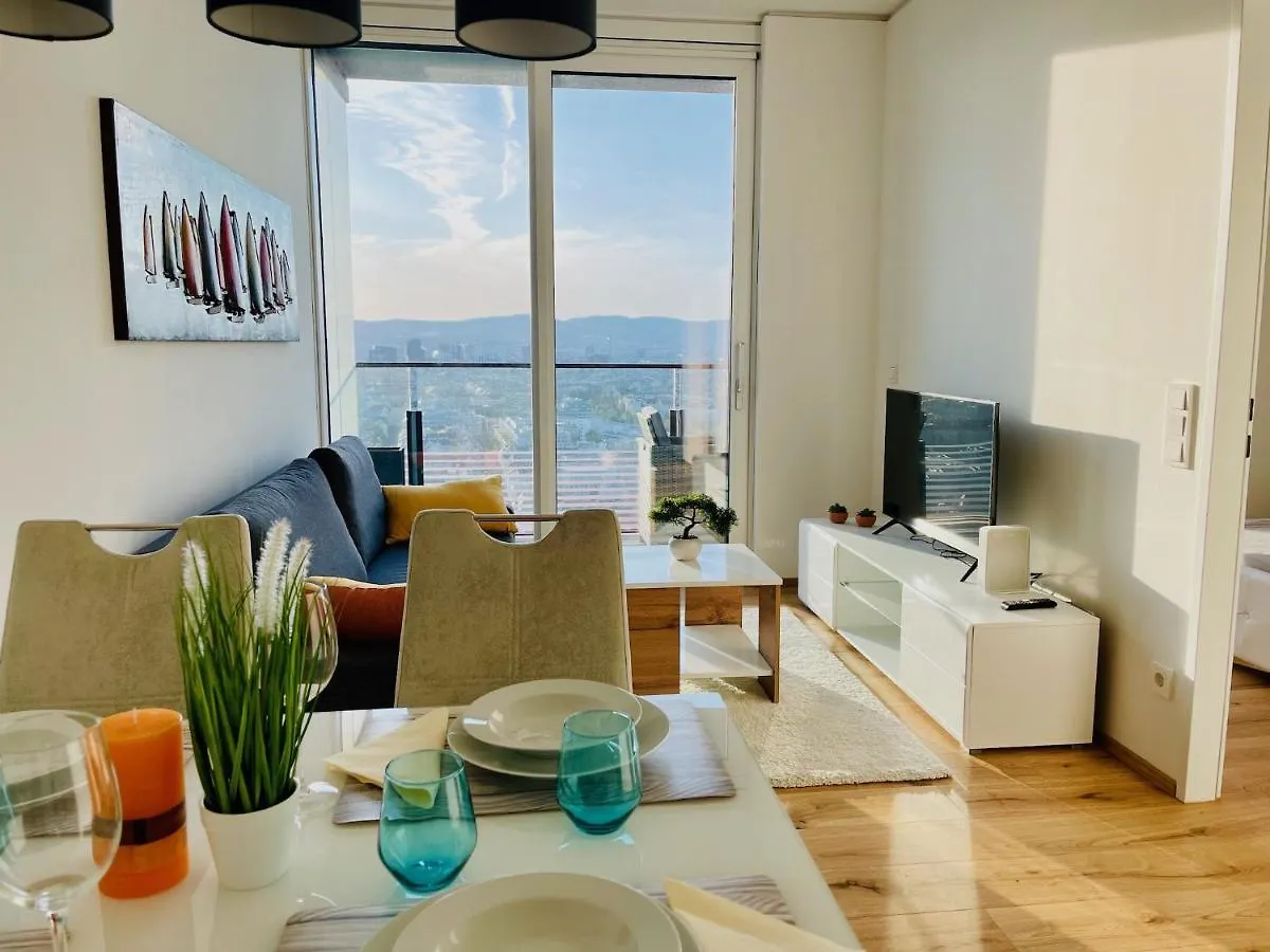 Triiiple Level 31 - Sonnenwohnen Apartment Mit Fantastischem Ausblick Und Parkplatz Vienna Austria